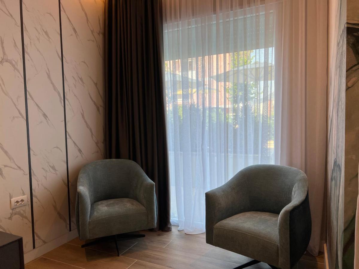 Shëngjin Domus Hotel & Apartments מראה חיצוני תמונה