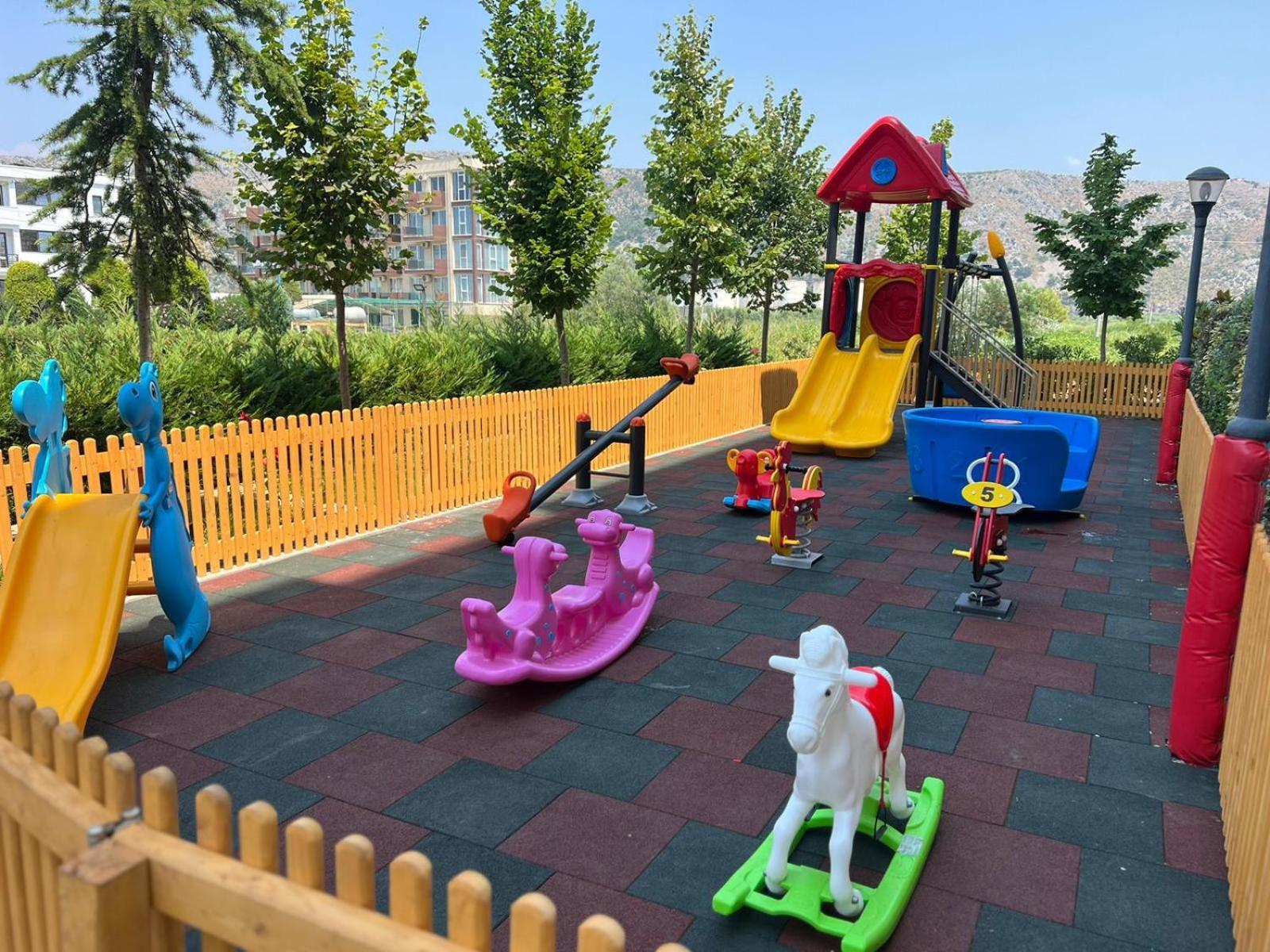 Shëngjin Domus Hotel & Apartments מראה חיצוני תמונה